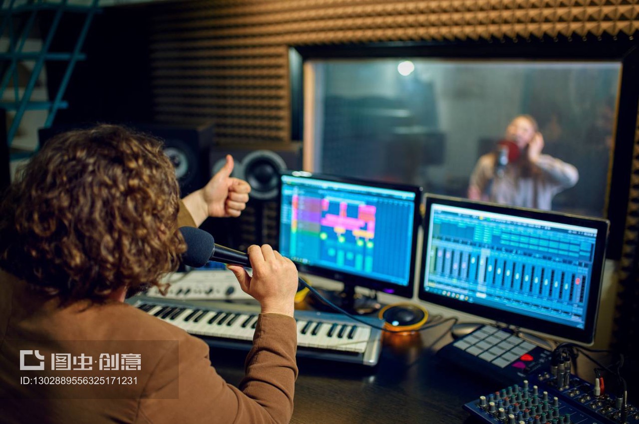 音樂(lè)家和女演員,錄音棚